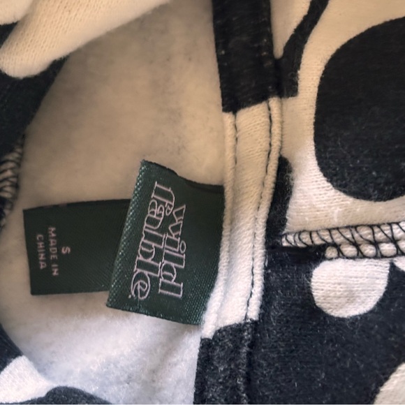 Wild Fable Juniors Cropped Hoodie Size S Black White Floral Check - Picture 3 of 5